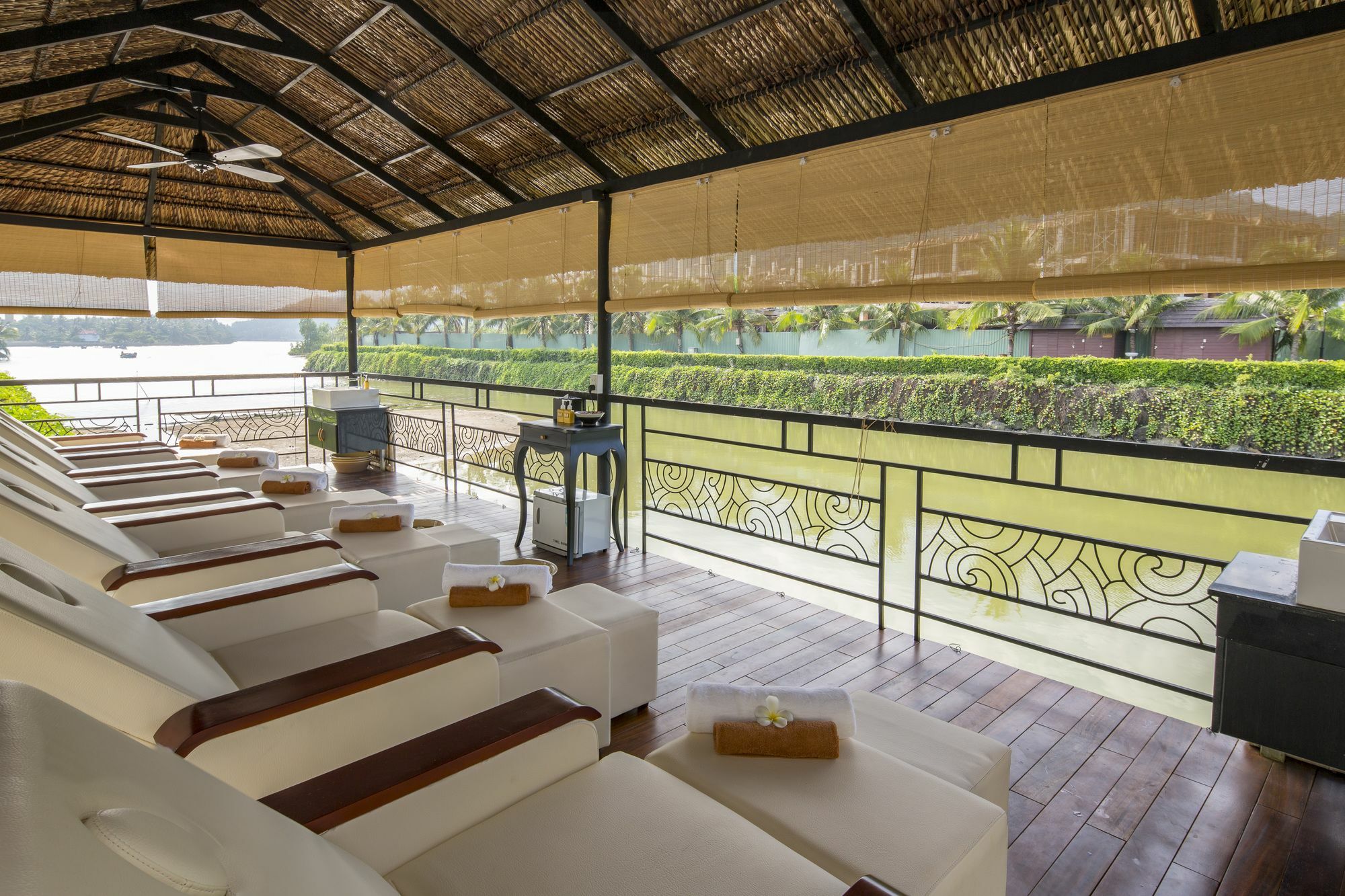 Cham Oasis Nha Trang Resort Condotel Екстериор снимка